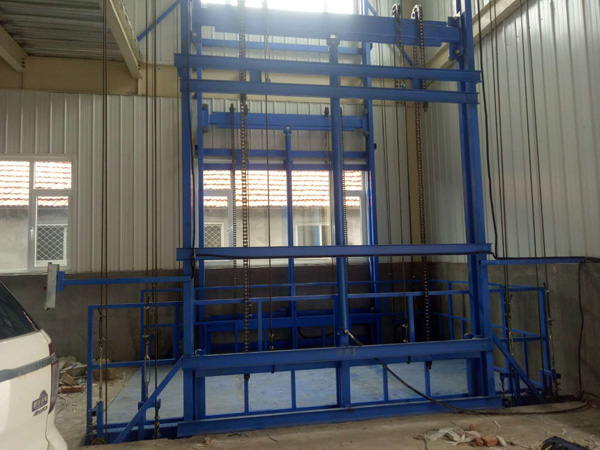 貨梯 (2) 貨梯 (2)